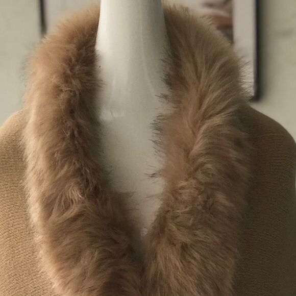 Luxurious Camel Faux Fur Double Layer Cape Coat - Picture 4 of 9